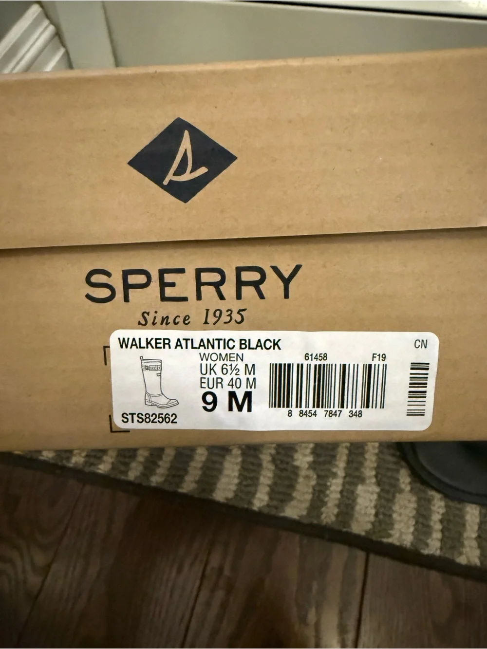 Sperry size black